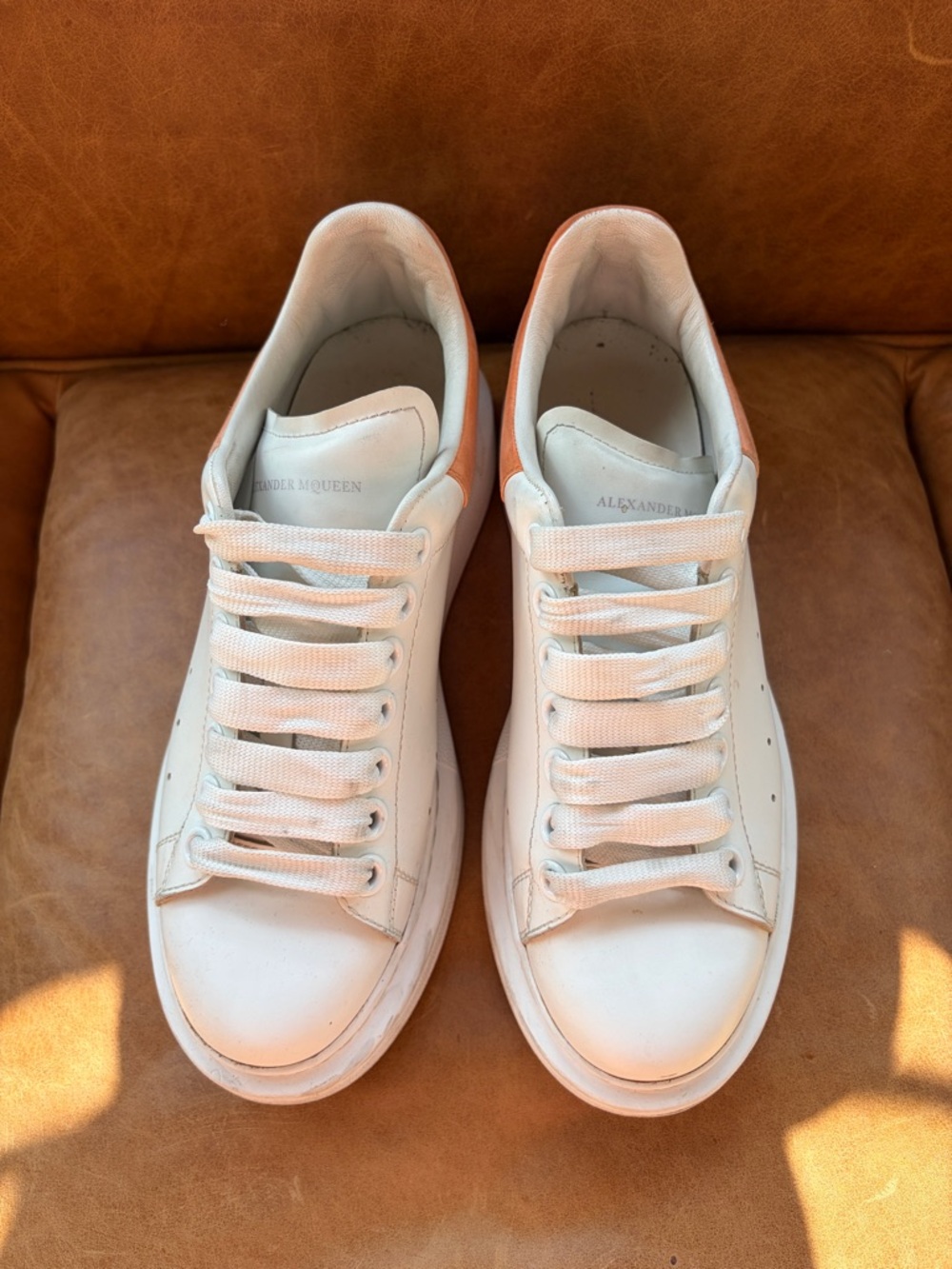 Alexander McQueen White Sneakers with light Orange Heel Tab - Picture 2 of 4